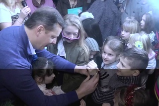Ляшко привітав дітей з Донбасу зі святами