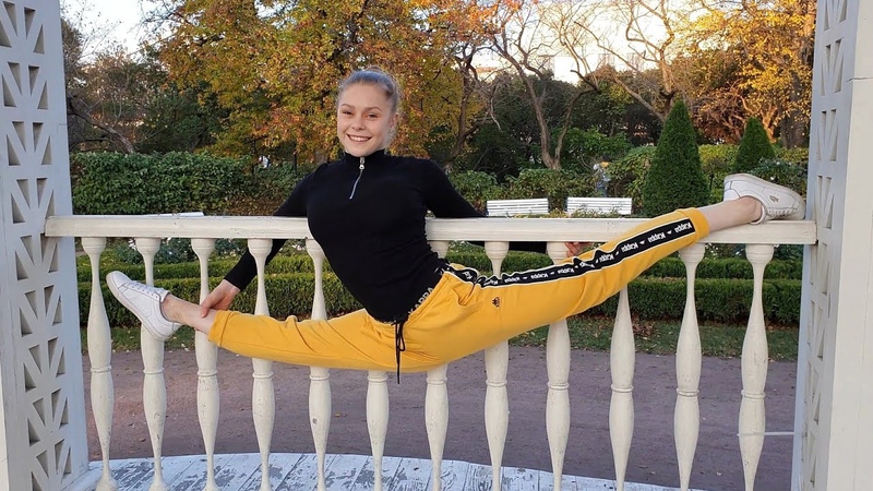 Workout contortion training. Oversplits and handstand. Flexible