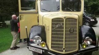 Mit einem Saurer Oldtimer Post-Autobus unterwegs...