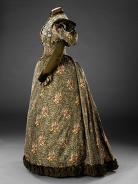 викторианская эпоха одежда королевы виктории. мода 19го века англия. роскошные старинные платья. кэтрин пирс 1864 в платье. платья королевы виктории 19 век.