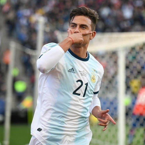 Пауло дибала 2022. Аргентина пауло дибала. Пауло дибала в сборной аргентины. Пауло дибала аргентина. Дибала футболист аргентина.