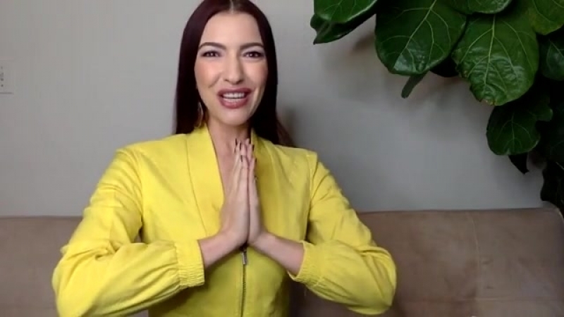 Chrysta Bell live