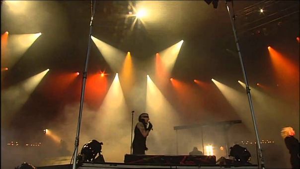 02 Marilyn Manson Personal Jesus ( Reading Festival 2005)