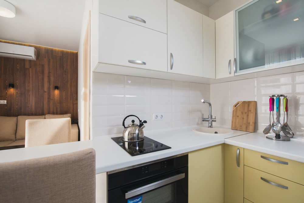 Интерьер маленькой курортной студии 22 м в Ялте.