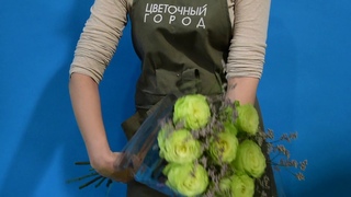 Букет из 7 роз и лимониума