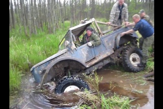 Off-roading extreme GAZ-69. Экстремальный брод ГАЗ 69 чуть не перевернули...